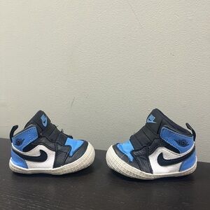 Nike Air Jordan 1 high top baby blue trainers 2C